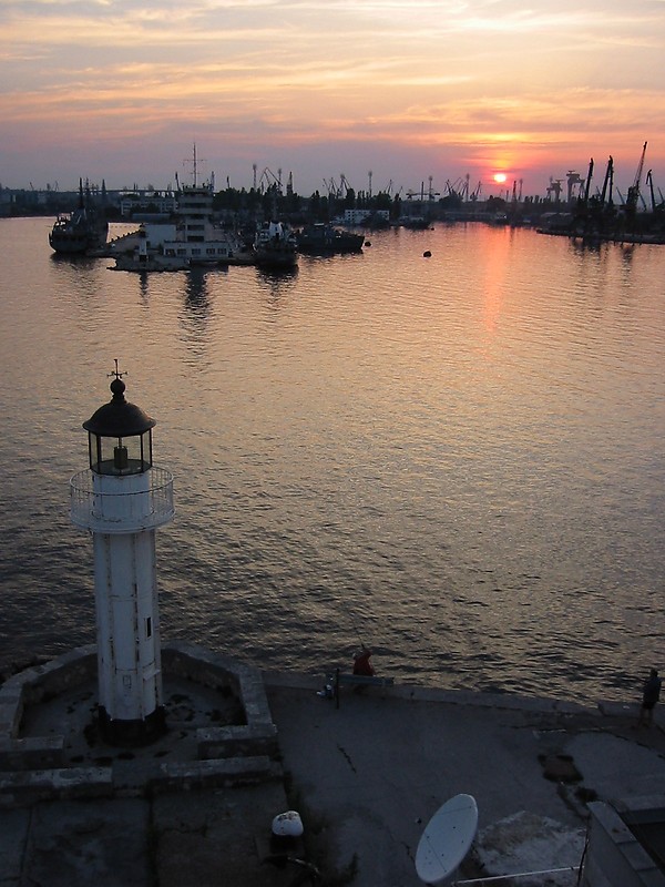 Varna East Breakwater Spur lighthouse
Keywords: Varna;Bulgaria;Black sea;Black sea;Sunset