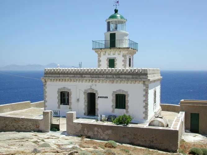 Spathi lighthouse
Source of the photo: [url=http://www.faroi.com/]Lighthouses of Greece[/url]

Keywords: Aegean sea;Greece;Serifos