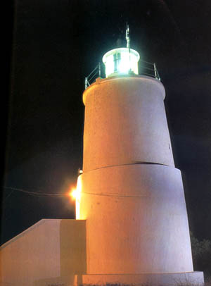 Spetses lighthouse
Source of the photo: [url=http://www.faroi.com/]Lighthouses of Greece[/url]

Keywords: Spetses;Aegean sea;Greece;Night