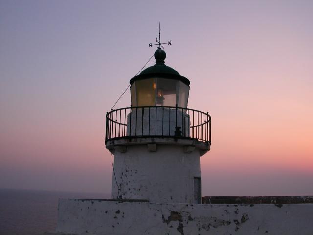 Tamelos lighthouse
Source of the photo: [url=http://www.faroi.com/]Lighthouses of Greece[/url]

Keywords: Kea;Greece;Aegean sea;Sunset