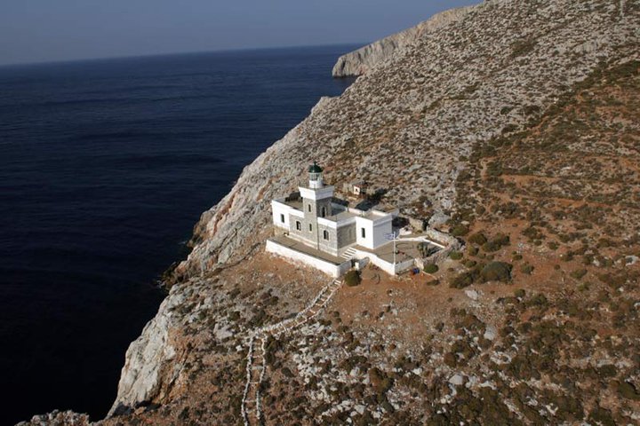 Zourvas lighthouse
AKA Zurva
Source of the photo: [url=http://www.faroi.com/]Lighthouses of Greece[/url]

Keywords: Idra;Greece;Aegean sea