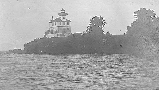 Alaska / Five Finger Islands lighthouse (1)
Photo from [url=http://www.uscg.mil/history/weblighthouses/LHAK.asp]US Coast Guard site[/url]
Keywords: Alaska;United States;Historic;Frederick Sound