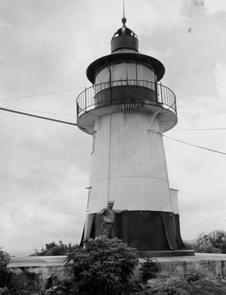 Hams Bluff lighthouse
Photo from [url=http://www.uscg.mil/history/weblighthouses/USCGLightList.asp]US Coast Guard site[/url]
Keywords: United States;Virgin Islands;Caribbean sea;Historic