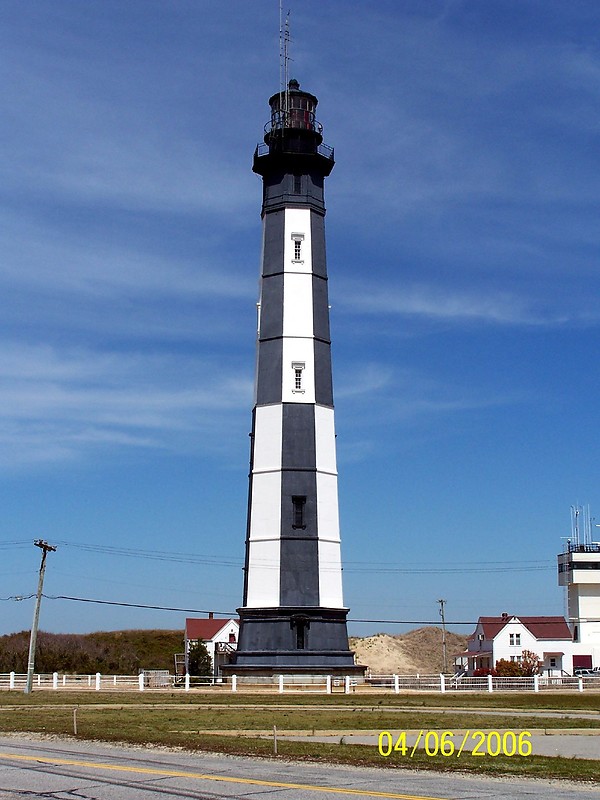 Virginia / Cape Henry (New) lighthouse
Author of the photo: [url=https://www.flickr.com/photos/bobindrums/]Robert English[/url]
Keywords: United States;Virginia;Atlantic ocean