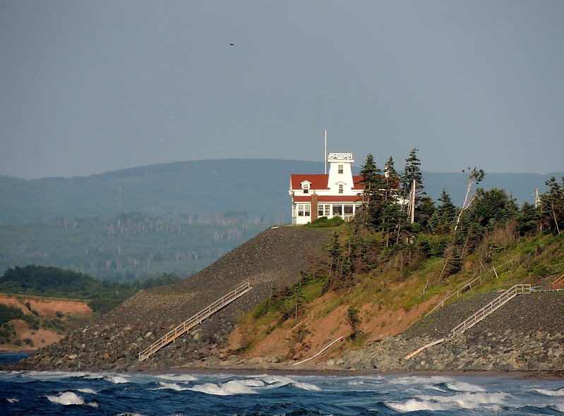 Canada / Nova Scotia / Cape Breton
seems this building is reconstructed ex-lighthouse
Author of the photo: [url=https://www.flickr.com/photos/bobindrums/]Robert English[/url]

Keywords: NoId
