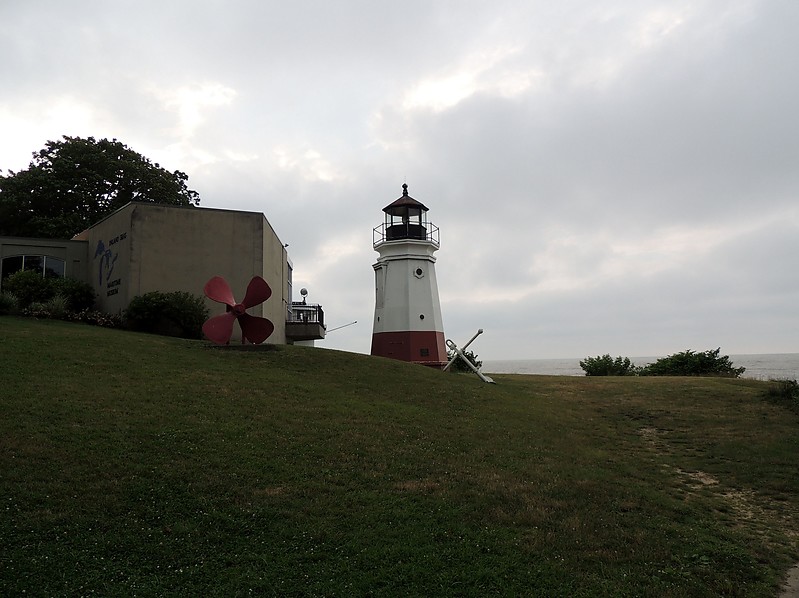 Ohio / Vermilion lighthouse
Author of the photo: [url=https://www.flickr.com/photos/bobindrums/]Robert English[/url]
Keywords: Lake Erie;Ohio;United States