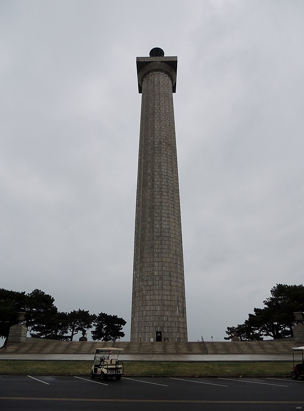 Ohio / Perry Memorial Monument light
Author of the photo: [url=https://www.flickr.com/photos/bobindrums/]Robert English[/url]
Keywords: Lake Erie;Ohio;United States