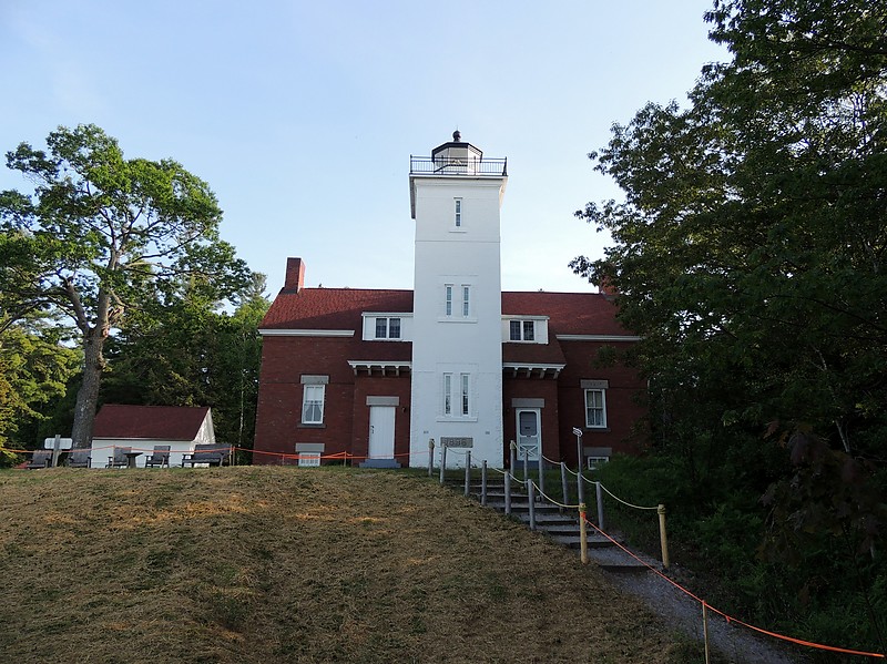 Michigan / Forty Mile Point lighthouse
Author of the photo: [url=https://www.flickr.com/photos/bobindrums/]Robert English[/url]
Keywords: Michigan;Lake Huron;United States
