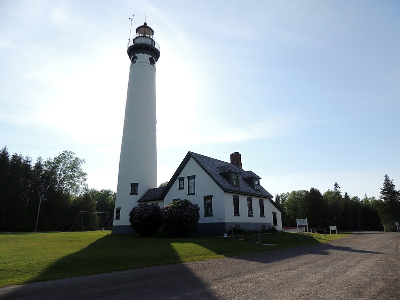 Michigan / New Presque Isle lighthouse
Author of the photo: [url=https://www.flickr.com/photos/bobindrums/]Robert English[/url]
Keywords: Michigan;Lake Huron;United States