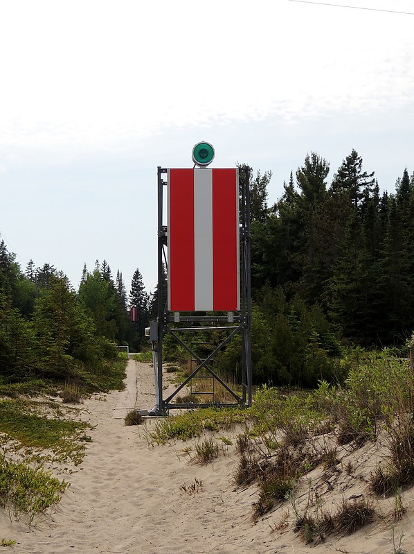 Michigan / Presque Isle Range Front light
Author of the photo: [url=https://www.flickr.com/photos/bobindrums/]Robert English[/url]
Keywords: Michigan;Lake Huron;United States