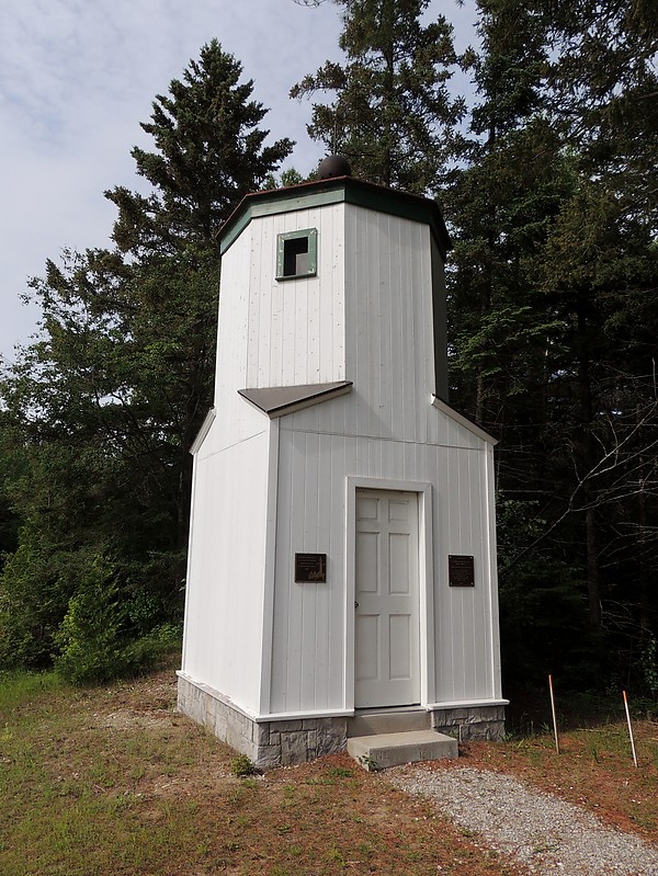 Michigan / Presque Isle Old Range Front light
Author of the photo: [url=https://www.flickr.com/photos/bobindrums/]Robert English[/url]
Keywords: Michigan;Lake Huron;United States