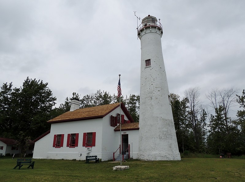 Michigan / Sturgeon Point lighthouse
Author of the photo: [url=https://www.flickr.com/photos/bobindrums/]Robert English[/url]
Keywords: Michigan;Lake Huron;United States