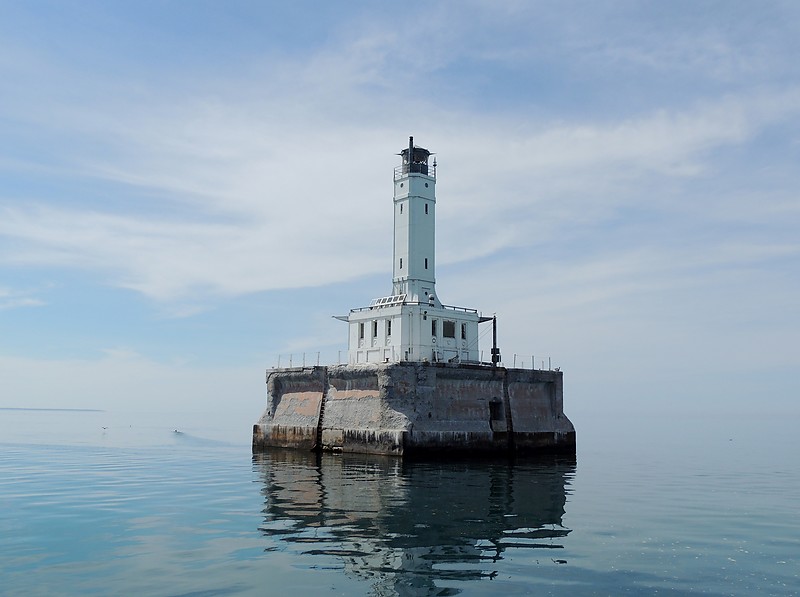 Michigan / Grays Reef lighthouse
Author of the photo: [url=https://www.flickr.com/photos/bobindrums/]Robert English[/url]
Keywords: Michigan;Lake Michigan;United States;Offshore