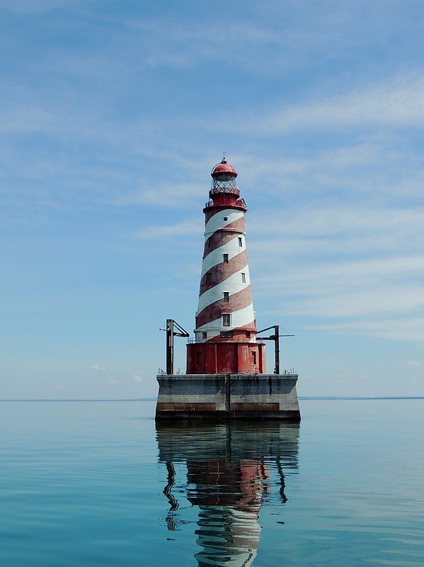 Michigan / White Shoal lighthouse
Author of the photo: [url=https://www.flickr.com/photos/bobindrums/]Robert English[/url]
Keywords: Michigan;Lake Michigan;United States;Offshore