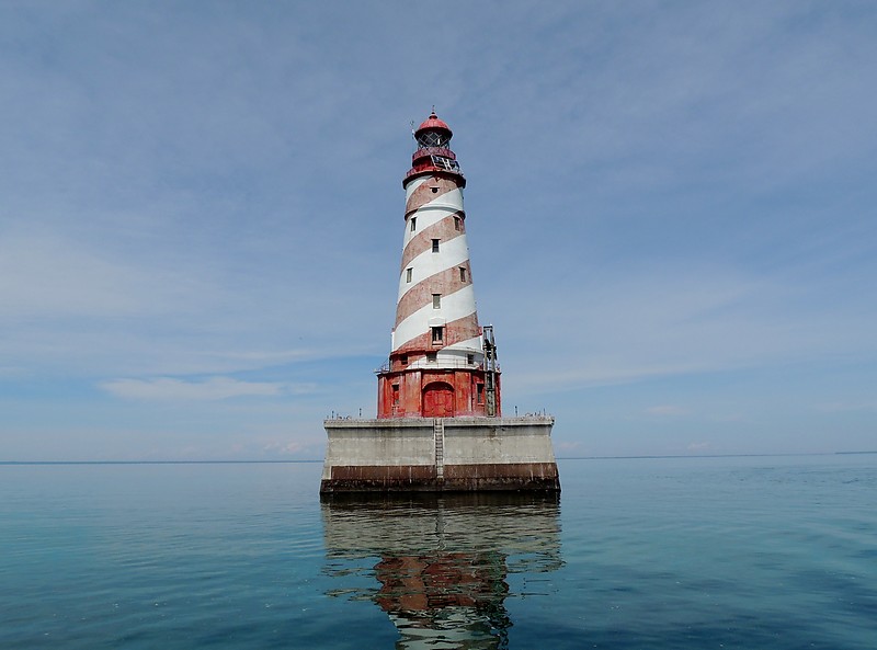 Michigan / White Shoal lighthouse
Author of the photo: [url=https://www.flickr.com/photos/bobindrums/]Robert English[/url]
Keywords: Michigan;Lake Michigan;United States;Offshore