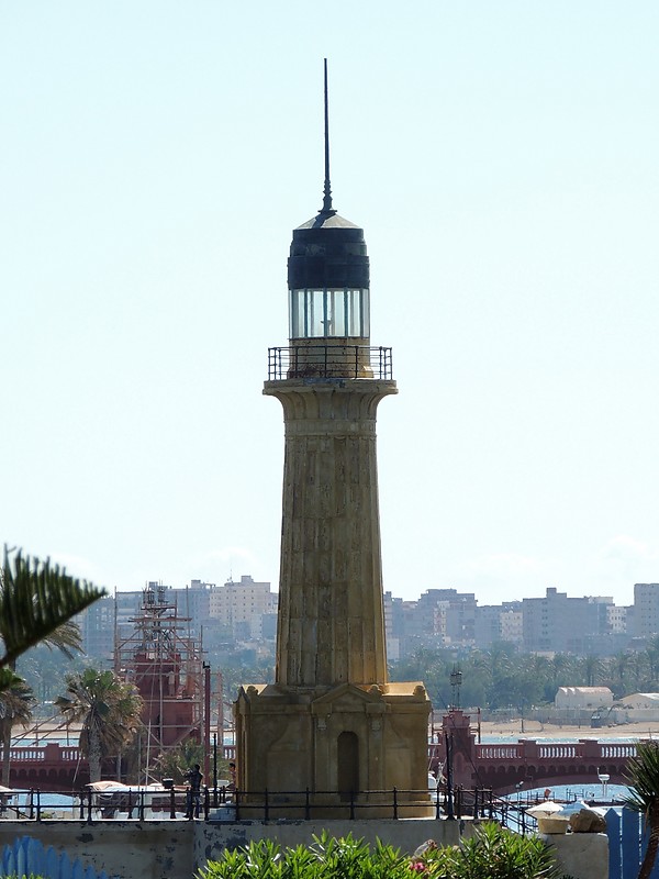 Mediterranian Sea / Alexandria / King`s Tea Island / Montazah Palace Lighthouse
Keywords: Egypt;Alexandria;Mediterranean sea