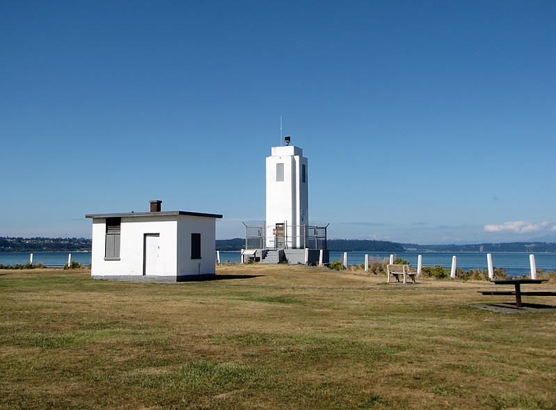 Washington / Browns Point lighthouse
Author of the photo: [url=https://www.flickr.com/photos/bobindrums/]Robert English[/url]
Keywords: Tacoma;Washington;United States