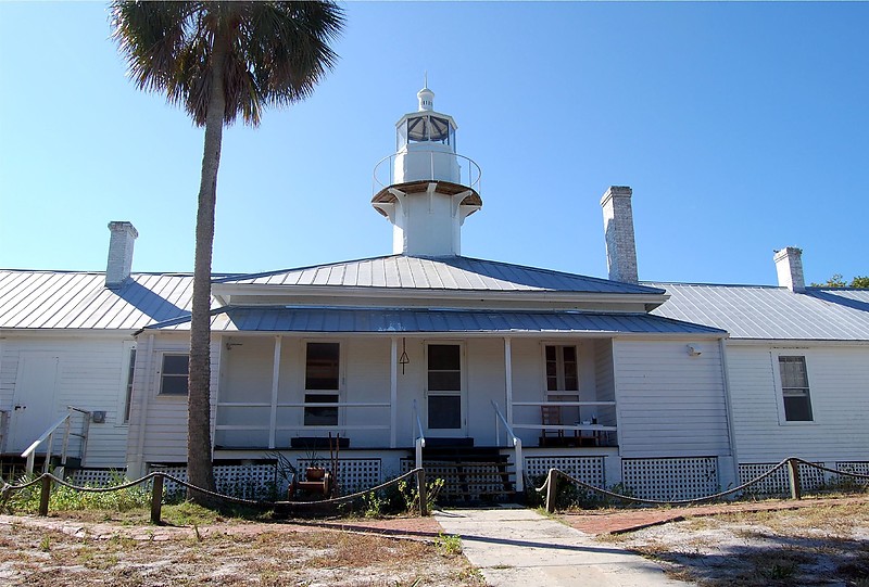 Florida / Seahorse Key / Cedar Keys lighthouse
Author of the photo: [url=https://www.flickr.com/photos/bobindrums/]Robert English[/url]
Keywords: Florida;Gulf of Mexico;United States;Cedar Keys