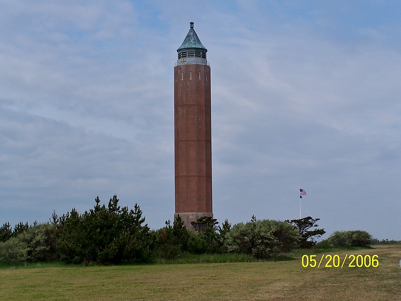 New York / Great South Bay / Long Island / Fire Island water tower
Carried navigational light 1974-1986 when the main Fire island lighthouse was deactivated
Author of the photo: [url=https://www.flickr.com/photos/bobindrums/]Robert English[/url]

Keywords: New York;Great South Bay;Long island;United States;Atlantic ocean