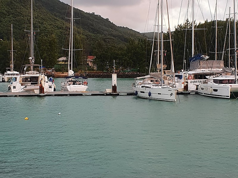 Praslin / Marina Pier light
Keywords: Seychelles;Praslin;Indian ocean