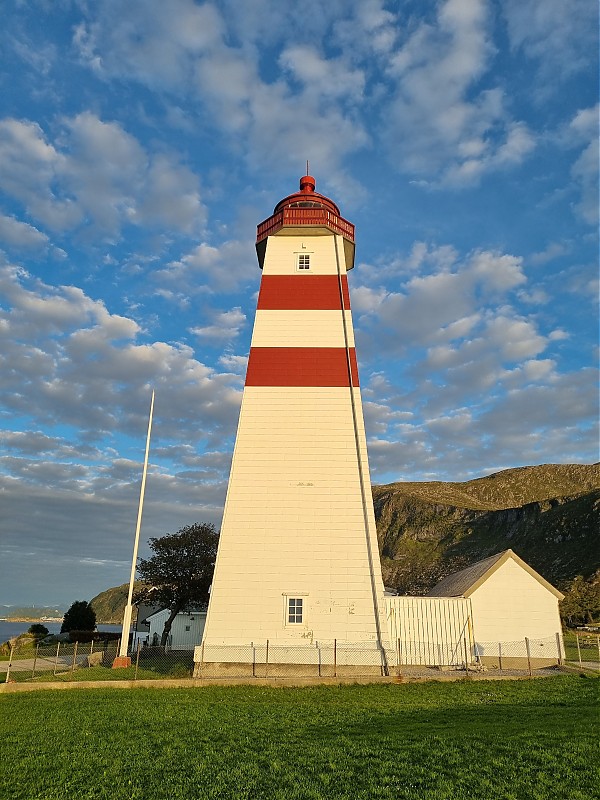 Godoya / Alnes Lighthouse 
Keywords: Godoya;Norway;North sea