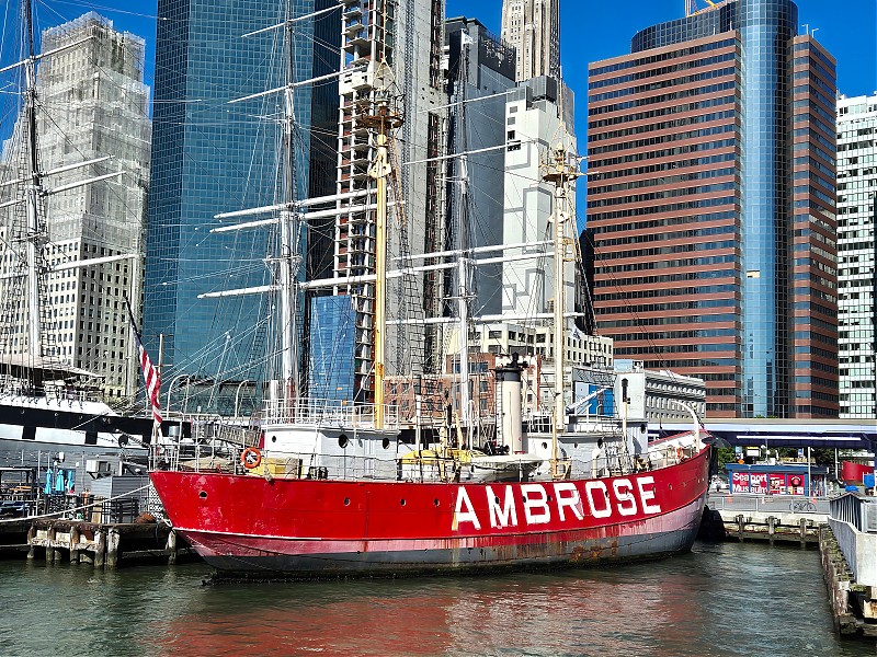 New York / Lightship 87 (WAL-512) Ambrose
Keywords: New York;United States;Lightship