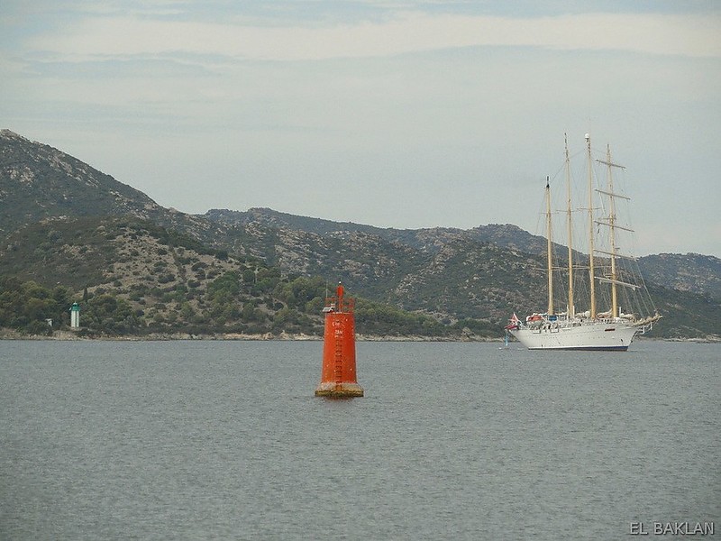 Corsica / Saint-Florent / Tignoso (Tignasu) light
Fornali lighthouse seen on the distance (E0932)
Keywords: Corsica;France;Mediterranean sea;Saint-Florent;Offshore