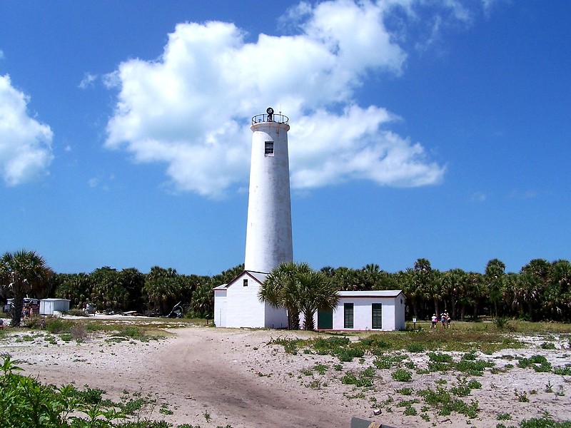 Florida / Tampa Bay / Egmont Key Lighthouse
Author of the photo: [url=https://www.flickr.com/photos/bobindrums/]Robert English[/url]
Keywords: Florida;Gulf of Mexico;Tampa bay