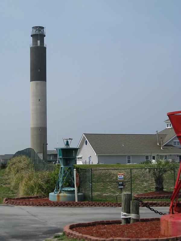 North Carolina / Oak Island lighthouse
Author of the photo: [url=http://www.flickr.com/photos/21953562@N07/]C. Hanchey[/url]
Keywords: North Carolina;Atlantic ocean;United States;Oak Island