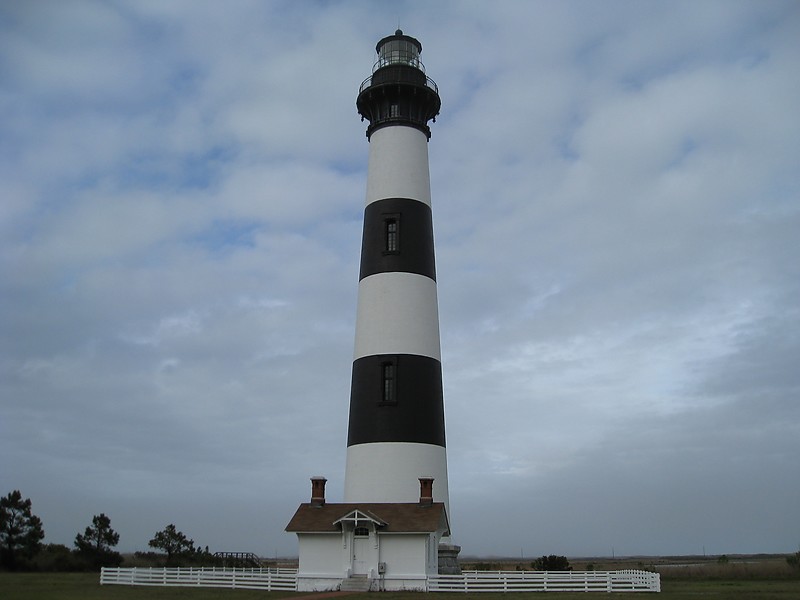 North Carolina / Bodie Island lighthouse
Author of the photo: [url=http://www.flickr.com/photos/21953562@N07/]C. Hanchey[/url]
Keywords: North Carolina;United States;Atlantic ocean