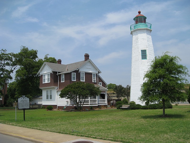 Virginia / Old Point Comfort lighthouse
Author of the photo: [url=http://www.flickr.com/photos/21953562@N07/]C. Hanchey[/url]
Keywords: Hampton City;Virginia;United States;Chesapeake Bay