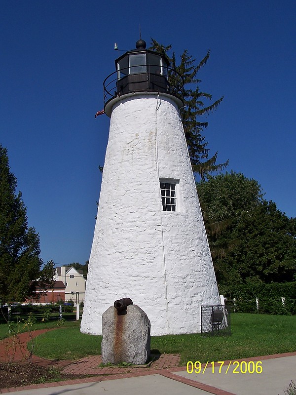 Maryland / Concord Point lighthouse
Author of the photo: [url=https://www.flickr.com/photos/bobindrums/]Robert English[/url]
Keywords: Maryland;United States;Chesapeake bay