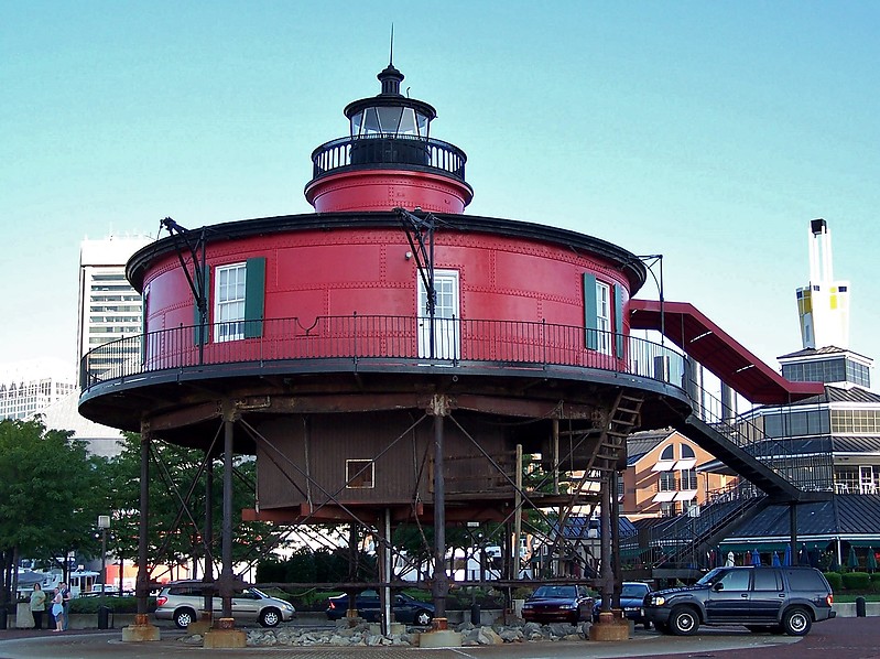 Maryland / Seven Foot Knoll lighthouse
Author of the photo: [url=https://www.flickr.com/photos/bobindrums/]Robert English[/url]
Keywords: United States;Maryland;Chesapeake bay;Baltimore