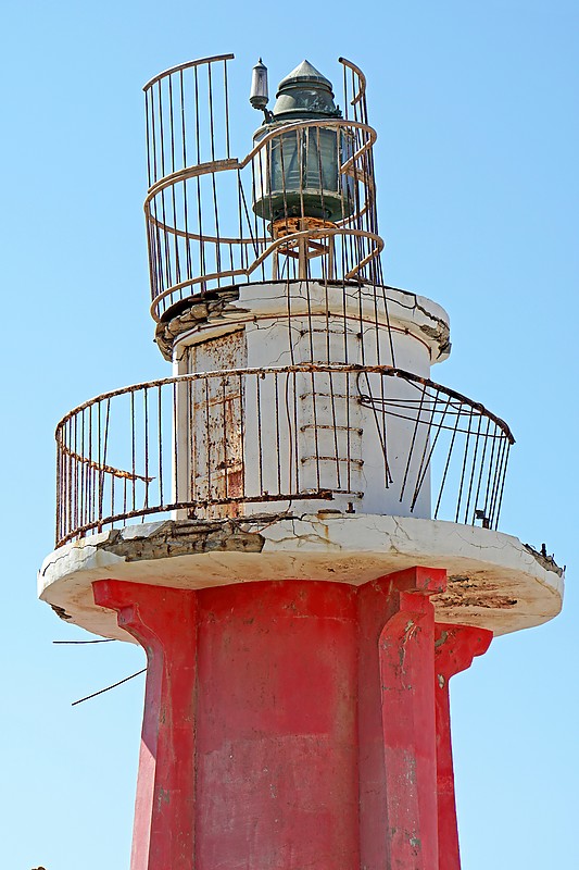 Jaffa Lighthouse - lamp
Author of the photo: [url=https://www.flickr.com/photos/archer10/]Dennis Jarvis[/url]

Keywords: Jaffa;Israel;Mediterranean sea;Lamp