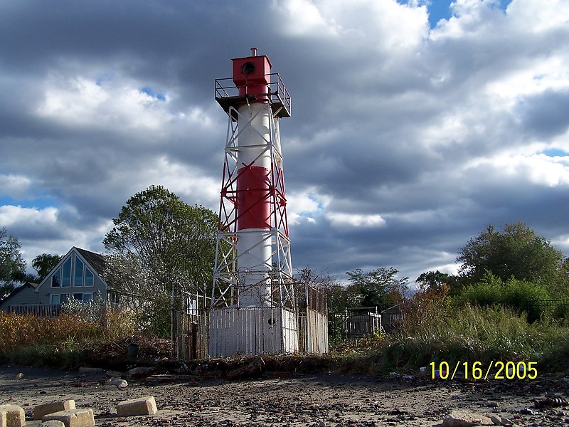 New Jersey / Conover Beacon lighthouse
AKA Chapel Hill Range Front
Author of the photo: [url=https://www.flickr.com/photos/bobindrums/]Robert English[/url]
Keywords: New Jersey;United States;Raritan Bay