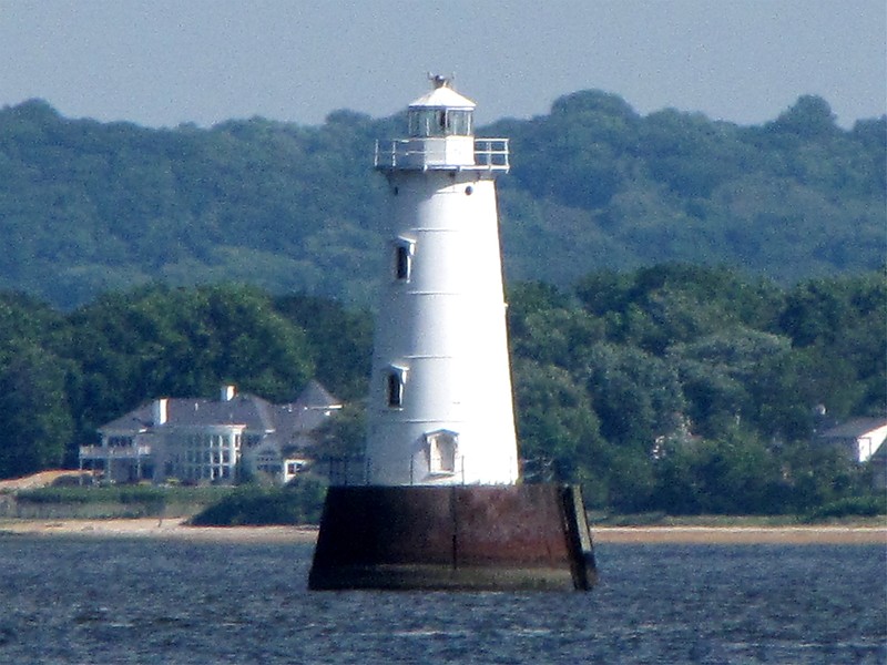 New Jersey / Great Beds lighthouse
Author of the photo: [url=https://www.flickr.com/photos/bobindrums/]Robert English[/url]
Keywords: New Jersey;Great Beds;United States;Offshore