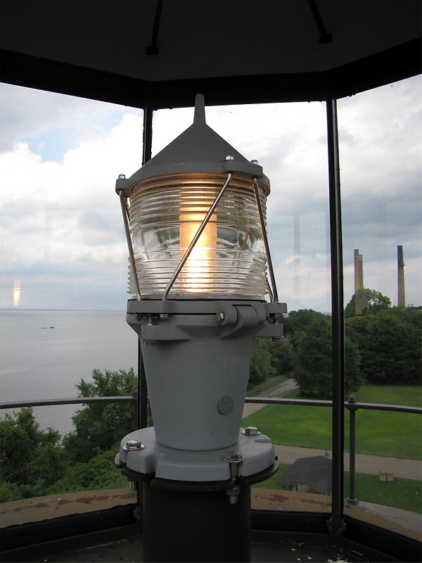 Pennsylvania / Erie Land lighthouse - lamp
Author of the photo: [url=https://www.flickr.com/photos/bobindrums/]Robert English[/url]
Keywords: Pennsylvania;Lake Erie;Erie;United States;Lamp