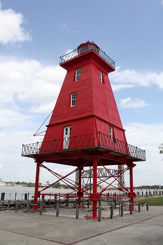 Louisiana / Southwest reef lighthouse
Author of the photo: [url=http://www.flickr.com/photos/21953562@N07/]C. Hanchey[/url]
Keywords: Louisiana;Berwick;Gulf of Mexico;United States