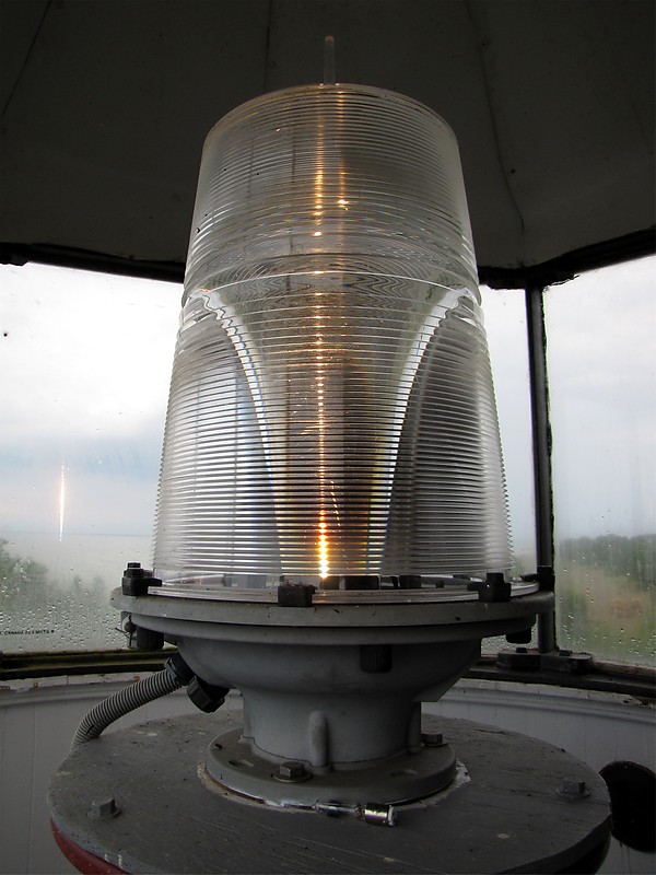 Pennsylvania / Presque Isle lighthouse - lamp
Author of the photo: [url=https://www.flickr.com/photos/bobindrums/]Robert English[/url]
Keywords: Pennsylvania;Erie;Lake Erie;United States;Lamp