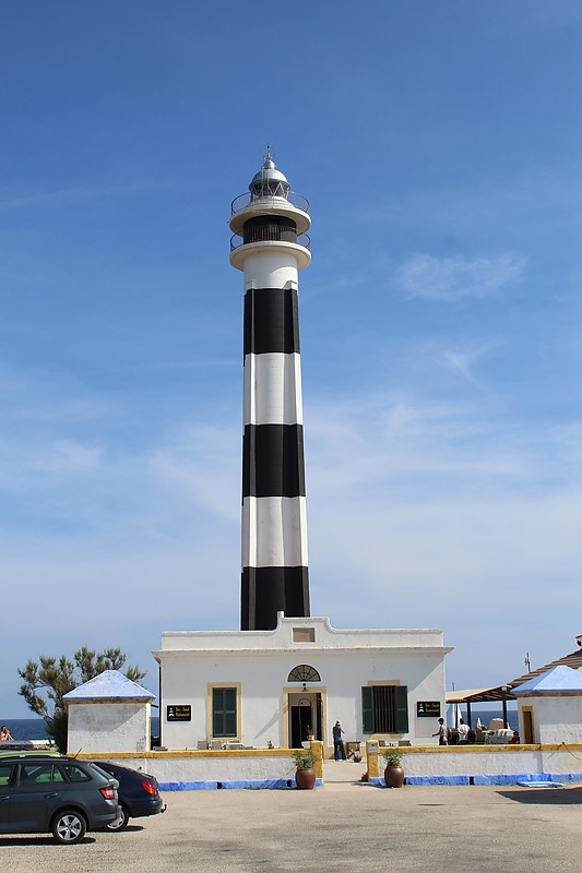 Menorca / Cap D'Artrutx Lighthouse
Author of the photo: [url=https://www.flickr.com/photos/31291809@N05/]Will[/url]
Keywords: Spain;Mediterranean sea;Balearic Islands;Menorca