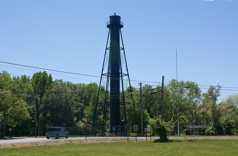 New Jersey / Finns Point Rear Range lighthouse
Photo source:[url=http://lighthousesrus.org/index.htm]www.lighthousesRus.org[/url]
Keywords: United States;New Jersey;Pennsville