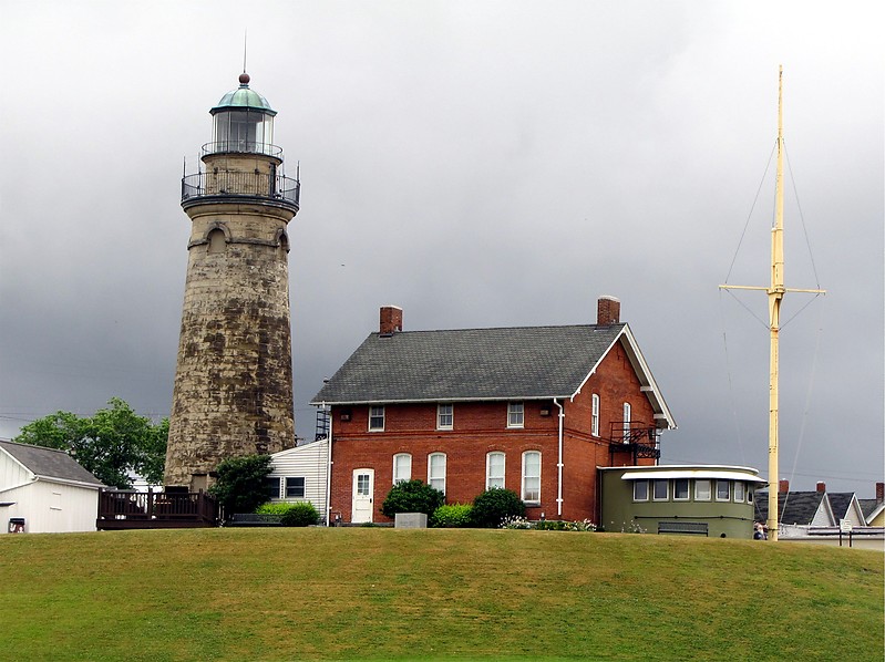 Ohio / Old Fairport lighthouse
Author of the photo: [url=https://www.flickr.com/photos/bobindrums/]Robert English[/url]
Keywords: Fairport;Lake Erie;Ohio;United States