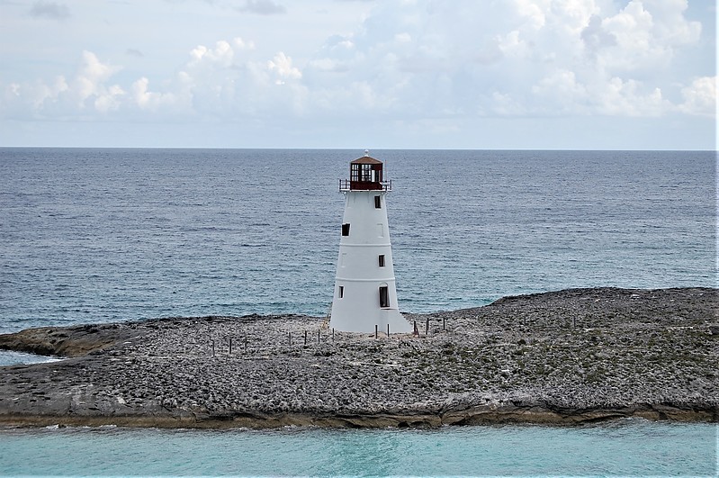 Approach Nassau Harbour / Paradise Island lighthouse
Author of the photo: [url=https://www.flickr.com/photos/bobindrums/]Robert English[/url]
Keywords: Nassau;Bahamas;Atlantic ocean