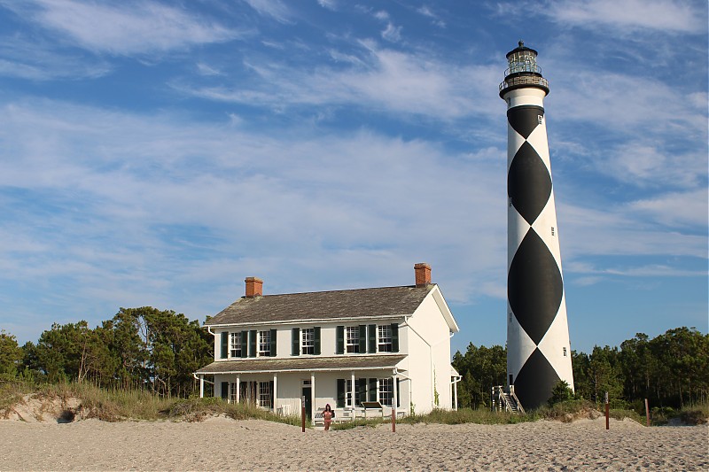 North Carolina / Cape Lookout lighthouse
Author of the photo: [url=https://www.flickr.com/photos/31291809@N05/]Will[/url]
Keywords: North Carolina;Atlantic ocean;United States