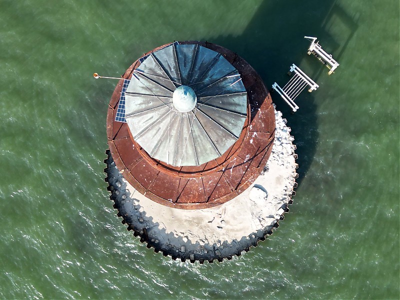 South Carolina / Morris Island lighthouse - aerial shot
AKA Old Charleston
Author of the photo: [url=https://www.flickr.com/photos/31291809@N05/]Will[/url]
Keywords: South Carolina;Atlantic ocean;Charleston;United States;Aerial