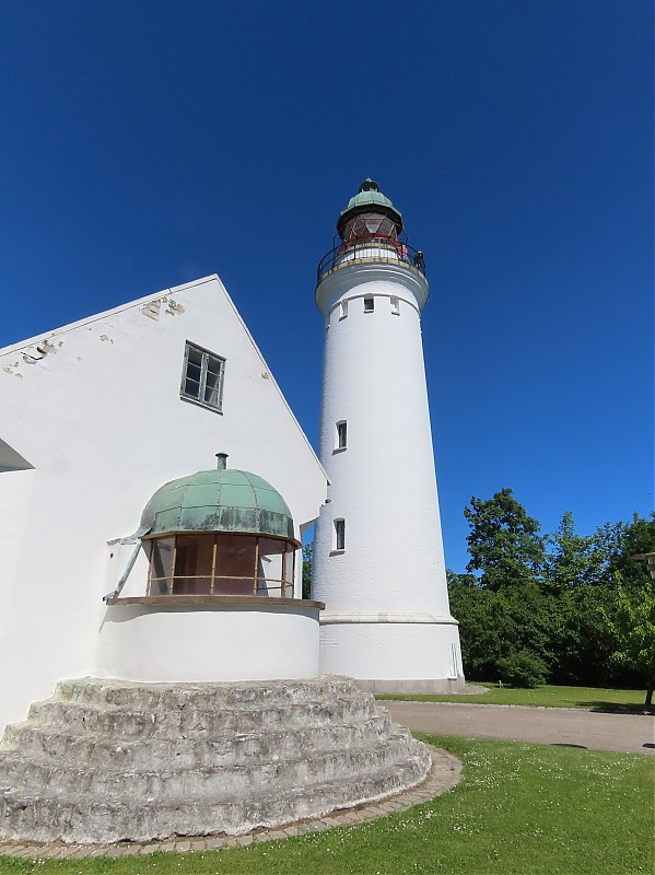 Öresund / Sjaelland South / Stevns Klint lighthouses new (right) & old (left)
Author of the photo: [url=https://www.flickr.com/photos/21475135@N05/]Karl Agre[/url]
Keywords: Zeeland;Baltic sea;Denmark