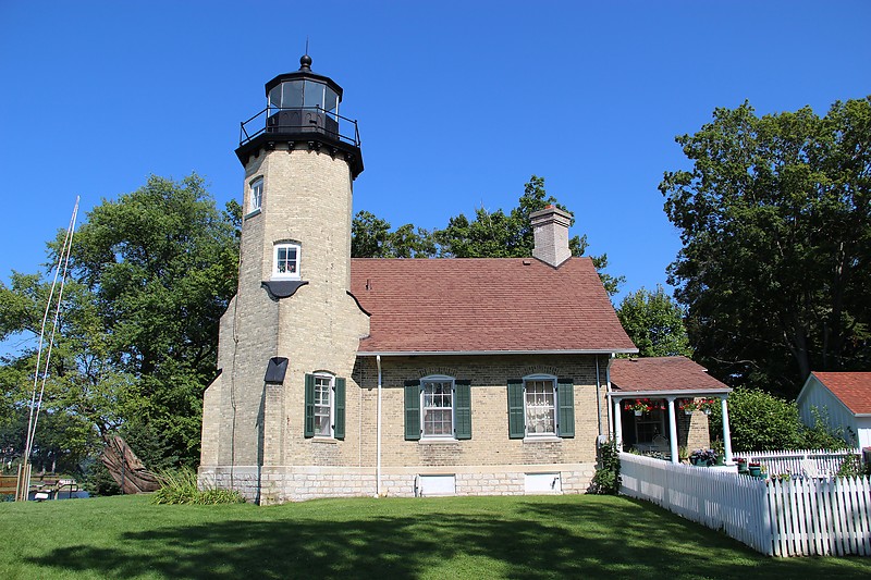 Michigan / White River lighthouse
Author of the photo: [url=http://www.flickr.com/photos/21953562@N07/]C. Hanchey[/url]
Keywords: Michigan;Lake Michigan;United States