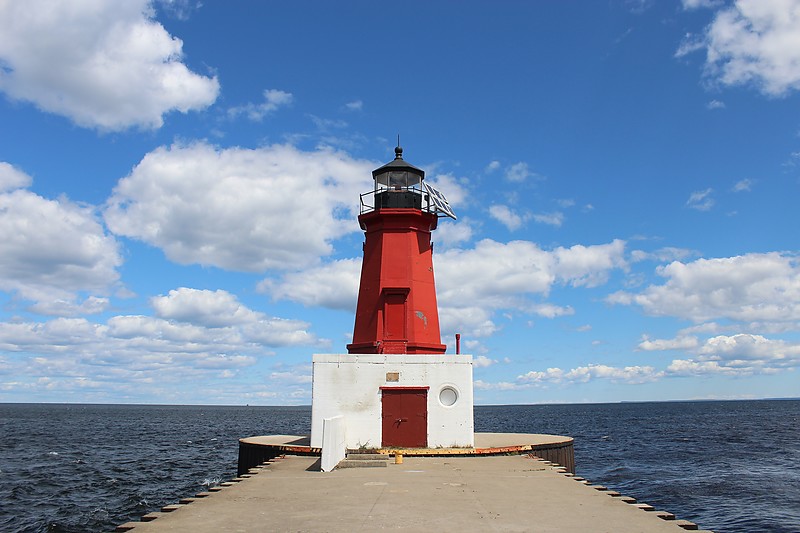 Michigan / Marinette / Menominee North Pierhead lighthouse 
Author of the photo: [url=http://www.flickr.com/photos/21953562@N07/]C. Hanchey[/url]
Keywords: Michigan;Lake Michigan;United States;Marinette