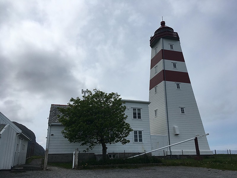 Godoya / Alnes Lighthouse
(c) Alexey Skhodnensky

Keywords: Godoya;Norway;North sea