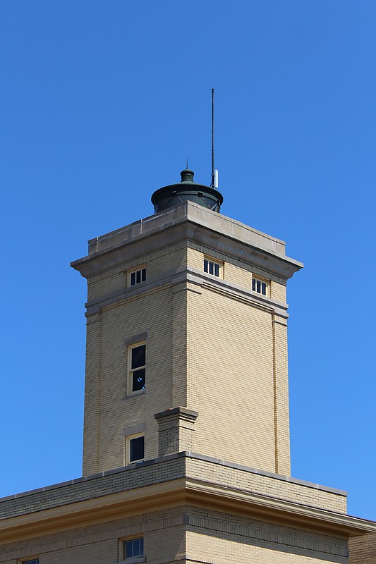 Michigan / Sand Hills lighthouse
Author of the photo: [url=http://www.flickr.com/photos/21953562@N07/]C. Hanchey[/url]
Keywords: Michigan;Lake Superior;United States;Lantern